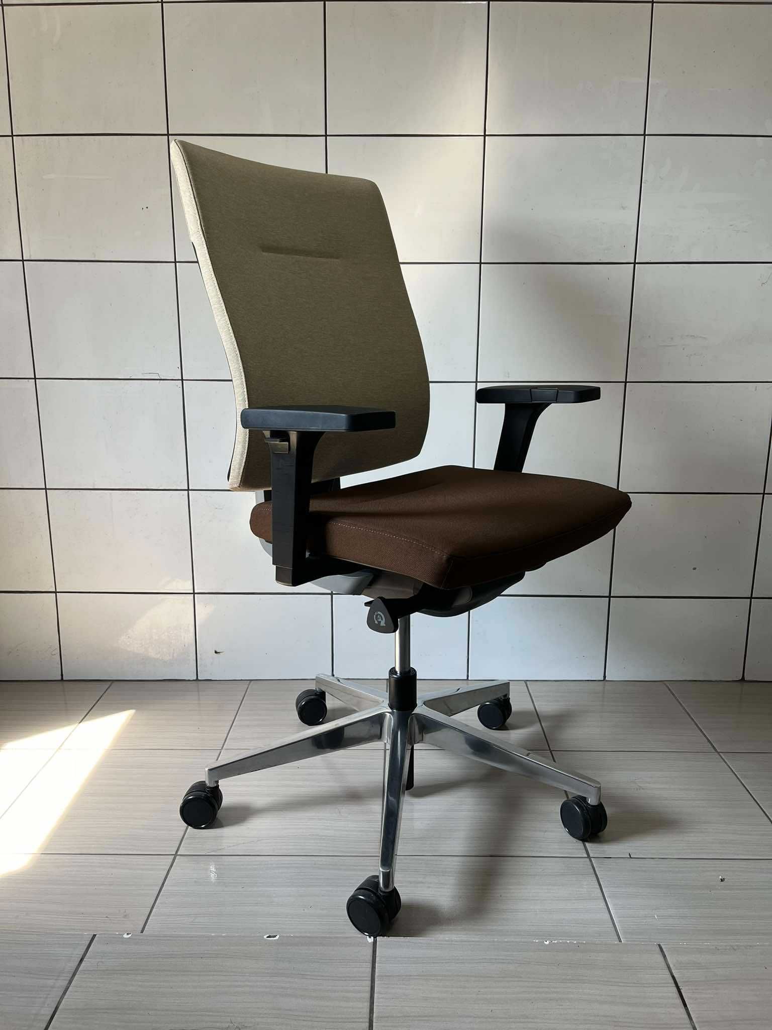 PROMO Fotel biurowy obrotowy Profim Xenon 10STL P61PU DUŻA ILOŚĆ