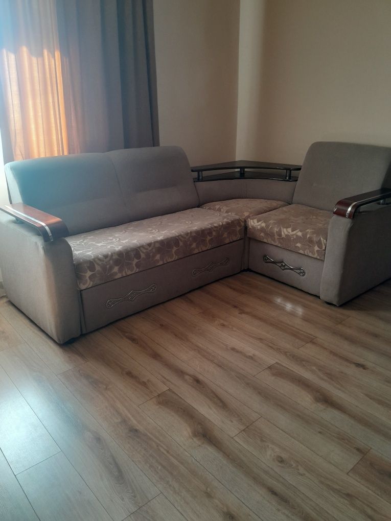 Продам кутовий диван