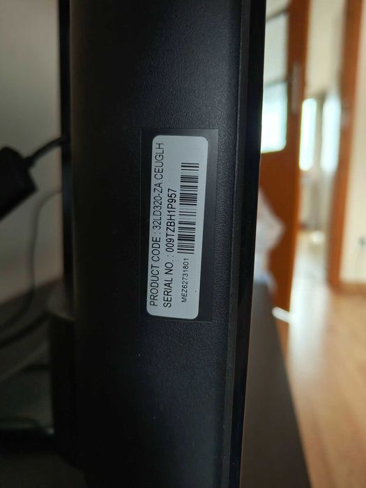 Telewizor LCD LG 32LD320 32 cale + dekoder