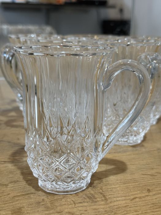 Zestaw sześciu szklanek