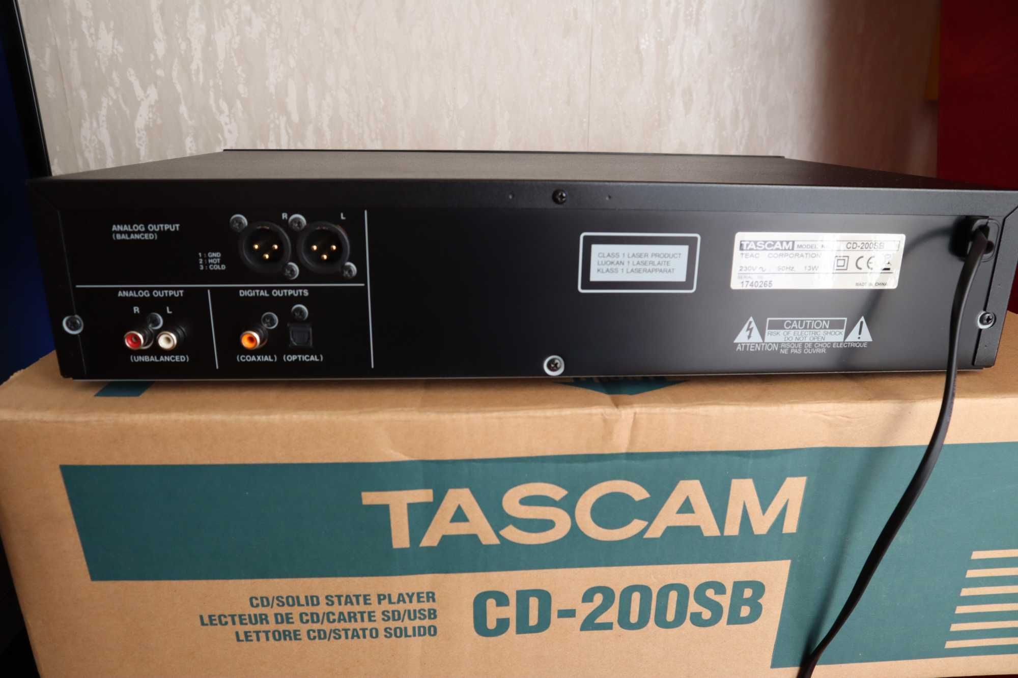 Tascam CD-200SB Profesjonalny odtwarzacz CD