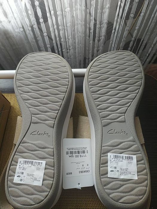 Босоніжки Clarks оригінал.