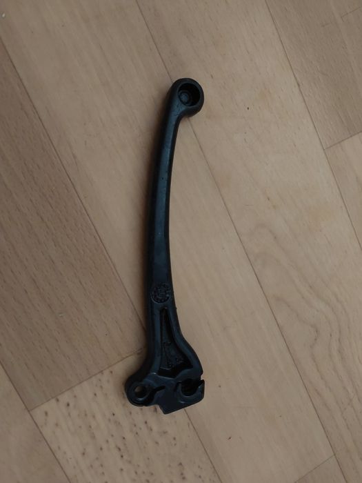 Prawa dźwignia hamulca klamka przód piaggio typhoon piaggio nrg części