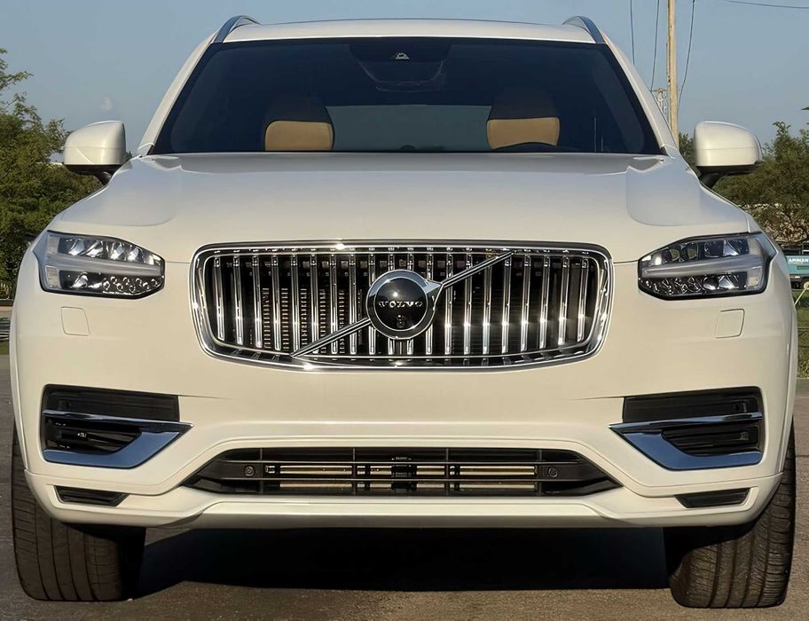 Volvo XC90      2021