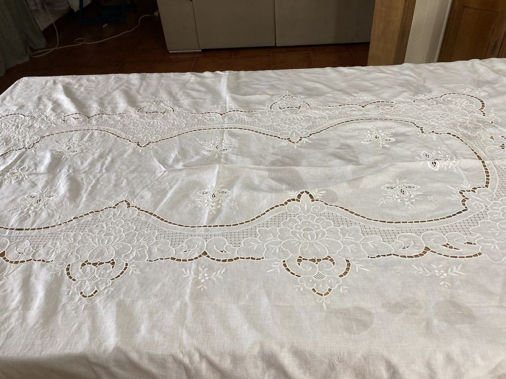 Toalhas de mesa bordadas