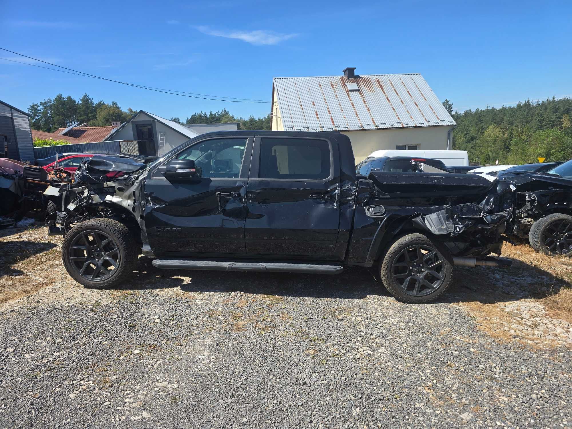 Ram 1500 21r laramie 4x4 5.7 jezdzi auto w Polsce fv23% cena brutto