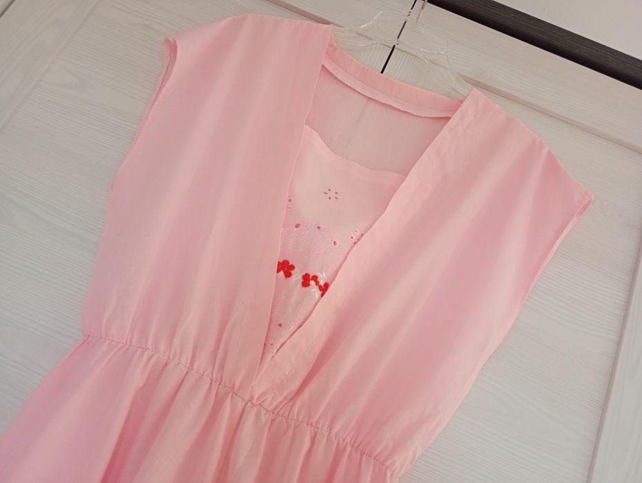 Romantyczna sukienka różowa w stylu Sanah