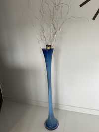 Niebieski wazon dekoracja