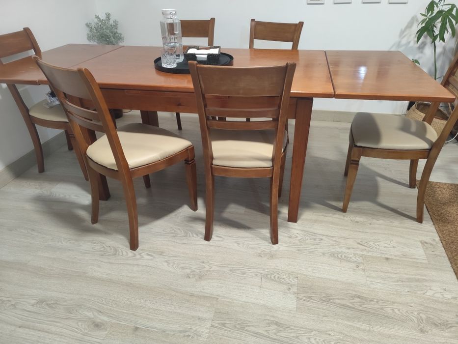 Mesa cerejeira com 6 cadeiras