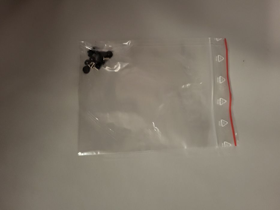 Sprzedam śrubki do laptopa LENOVO G70 - 80