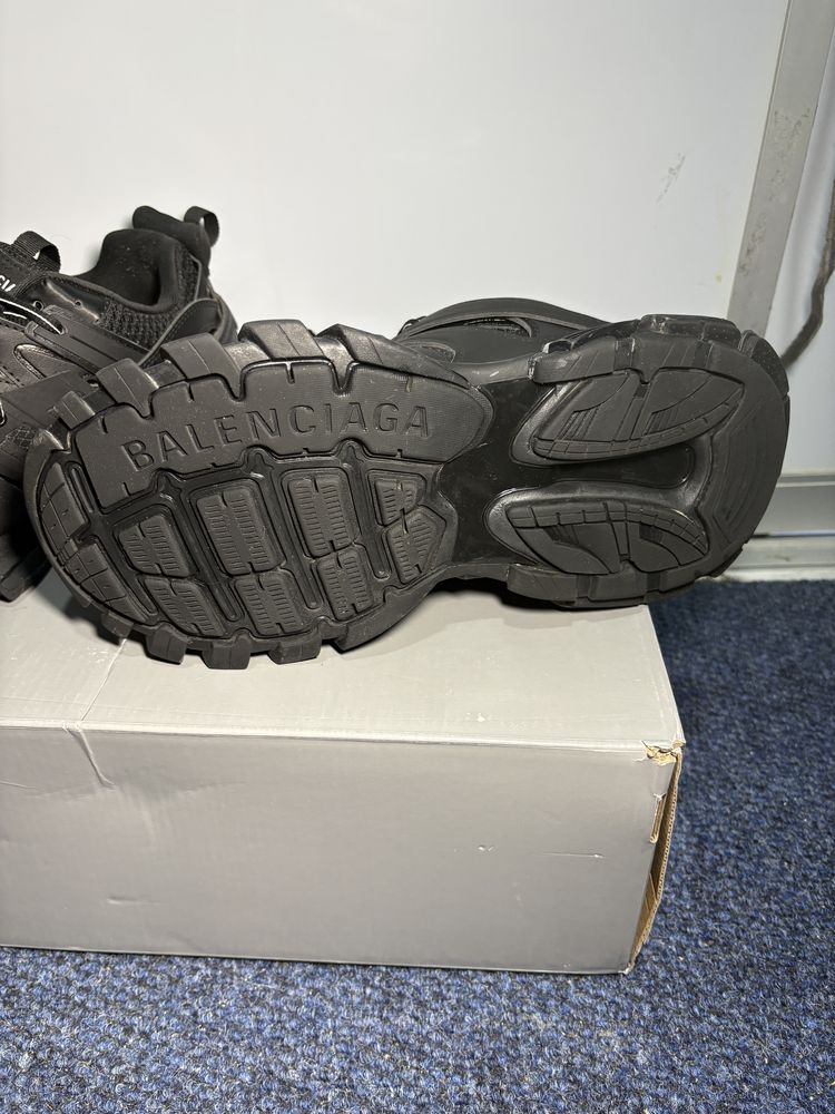 Balenciaga track 1.0 led