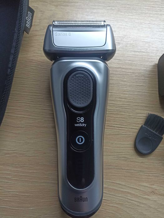Máquina de barbear Braun Serie 8