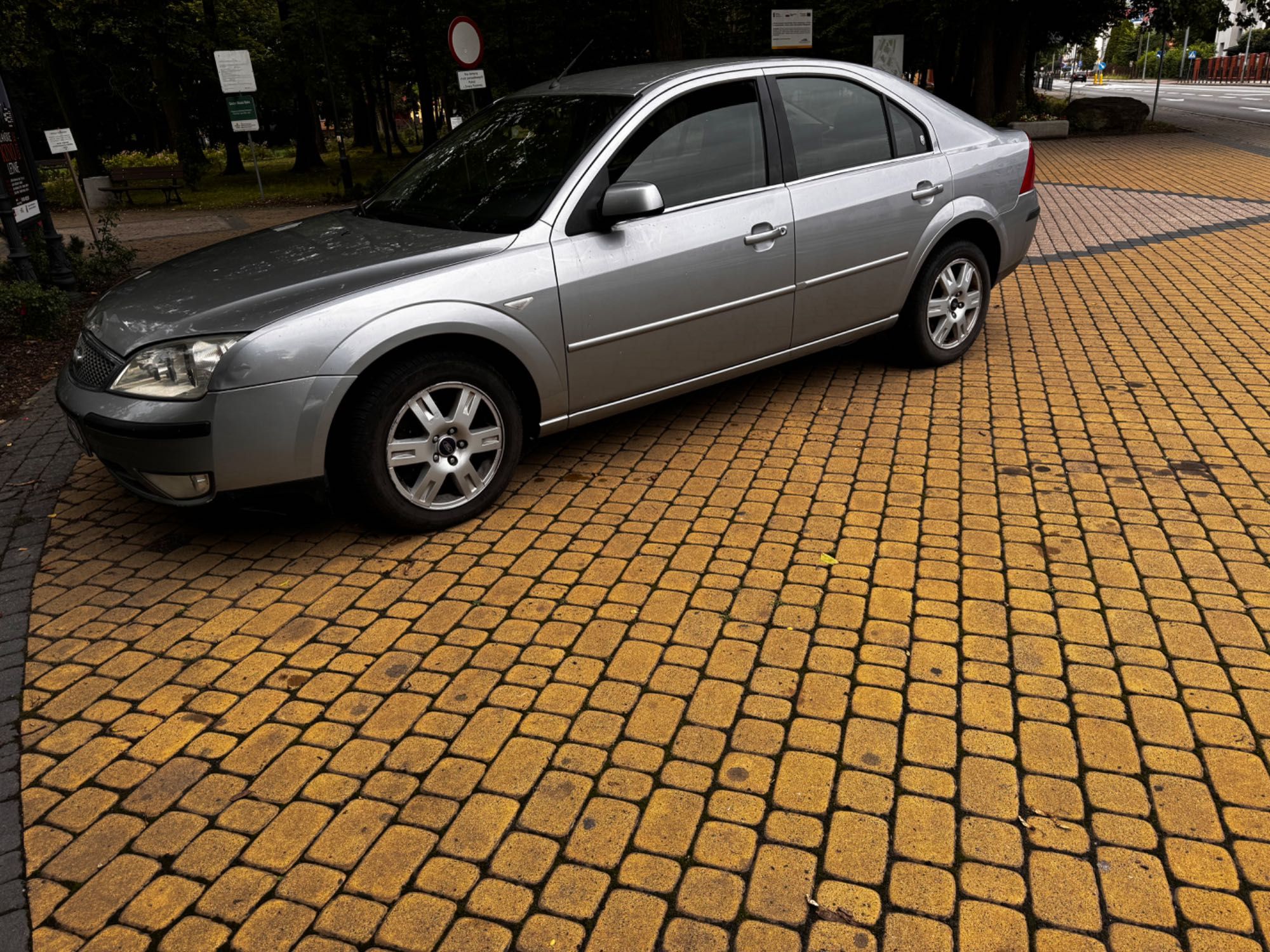 Ford Mondeo MK3 – 2.0 TDCi – jeździ, klima działa – 3000 zł