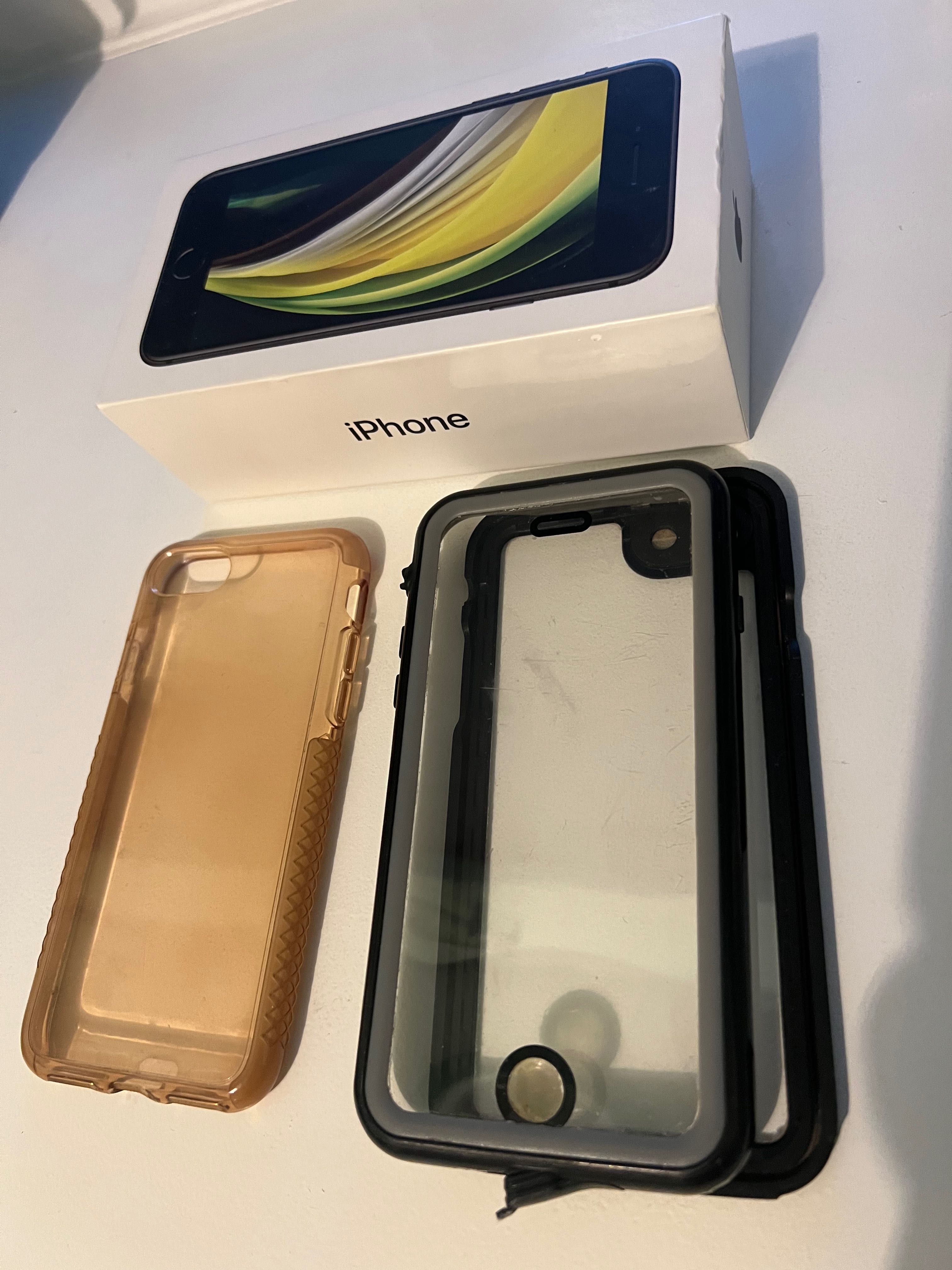 Apple iPhone SE wersja 13.6.1 MX992LL/A kupiony w 2021 r