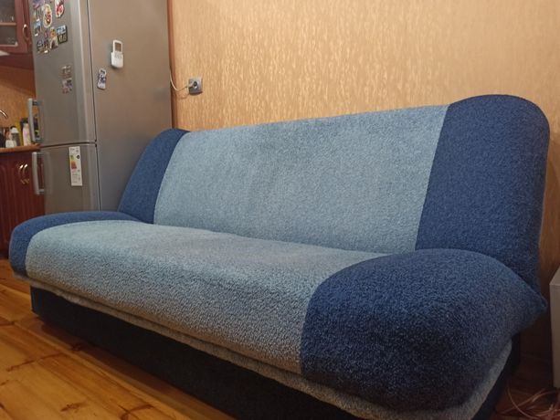 Стильный диван раскладной. Раскладывается 2м*1,30м