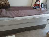 Cama dupla (190x90) com duas gavetas. Colchões incluídos