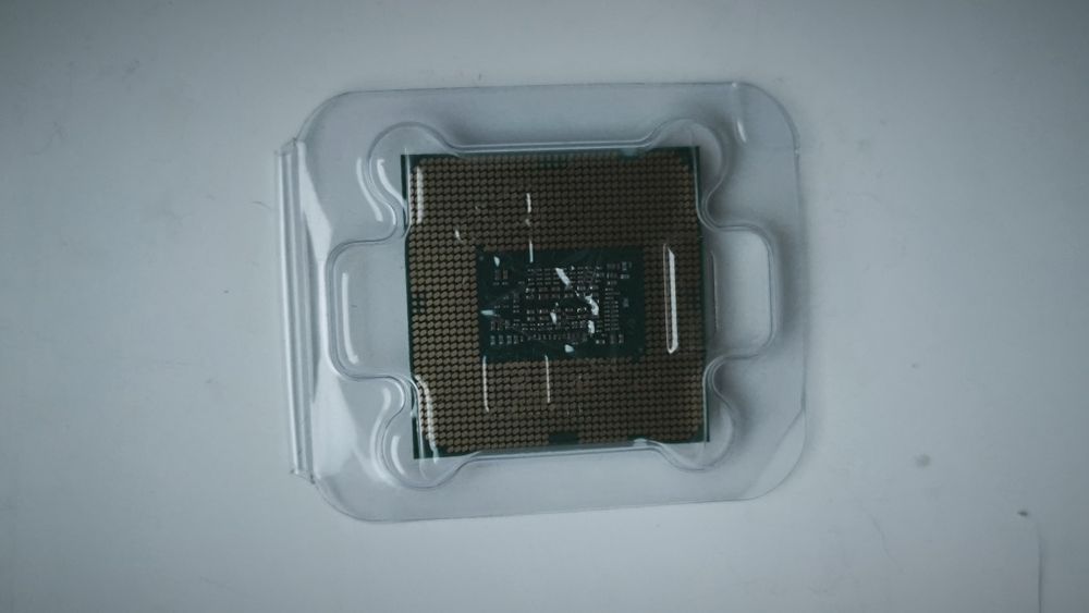 Процесор i3 10105F