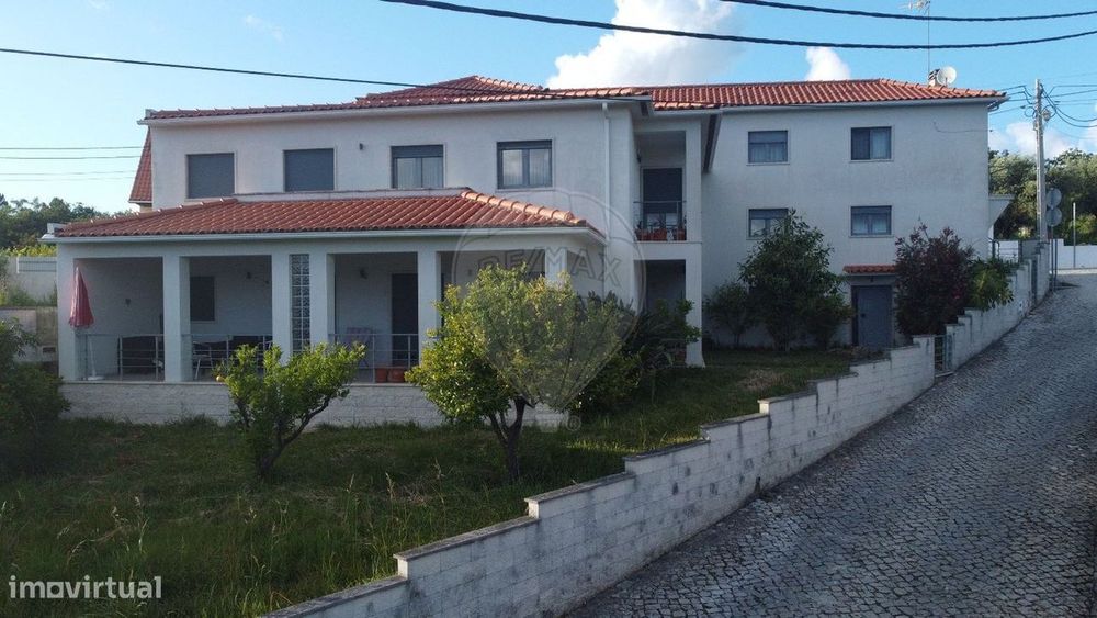 Moradia T4 para venda
