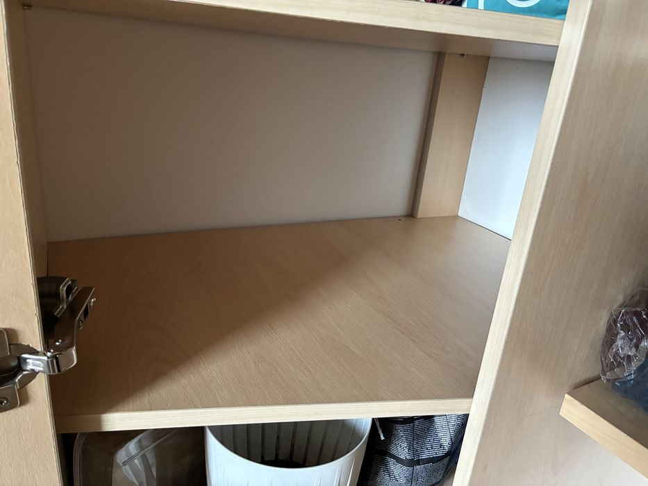 Bardzo pojemna szafa narożna