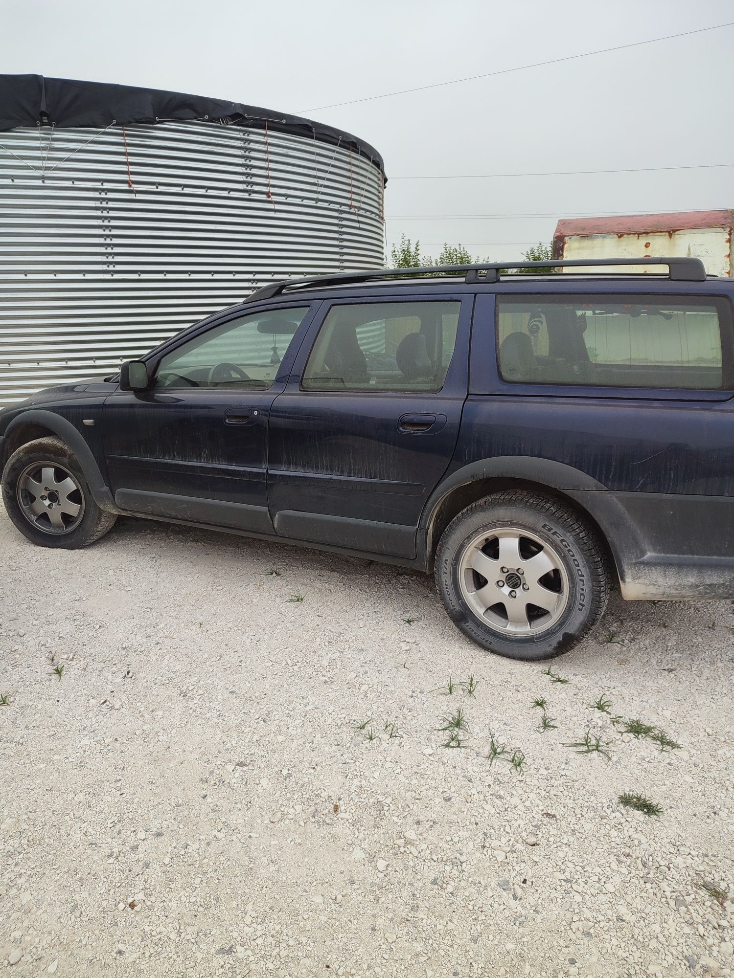 Volvo XC70, cross