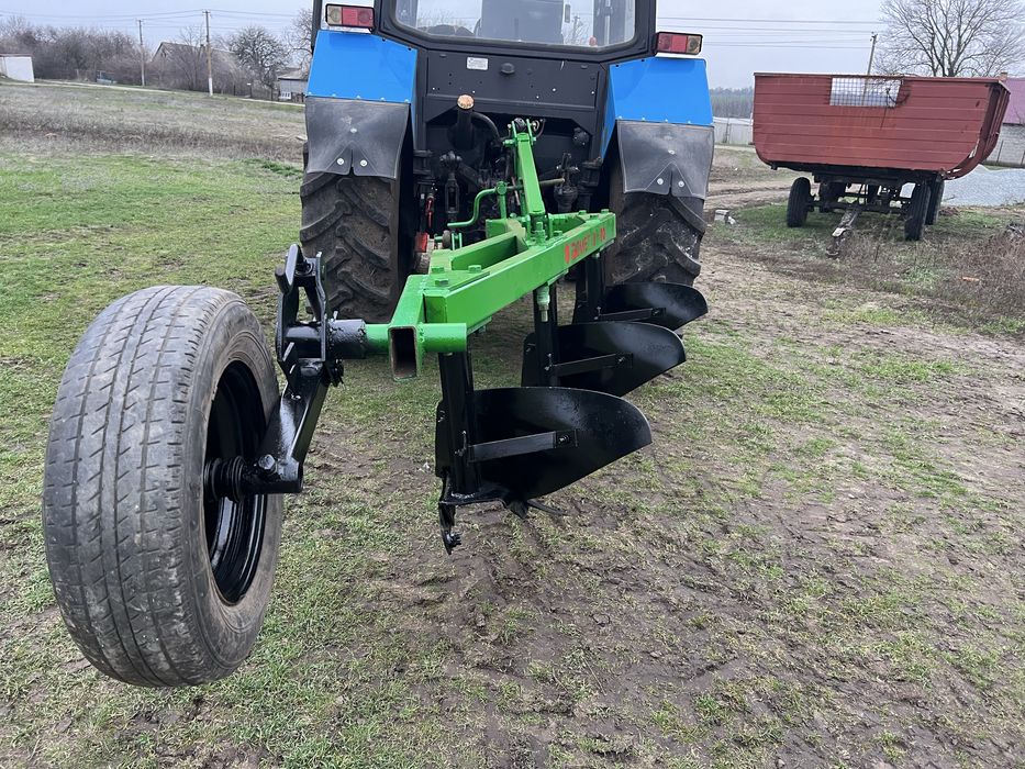 Продам плуг Бомет 3-30