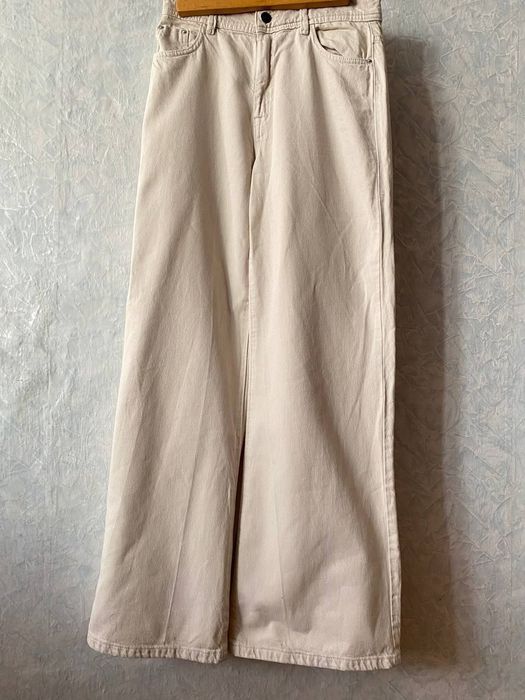 Прямі широкі  бежеві джинси від Bershka,