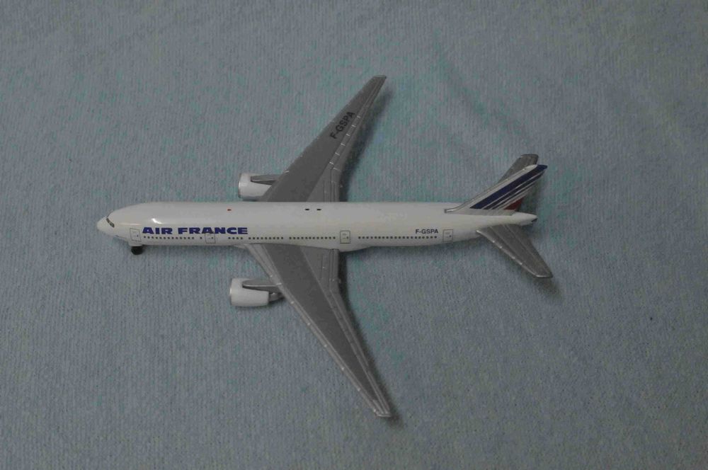 Metal - Boeing 777-200 - Air France (2 unidades disponíveis)