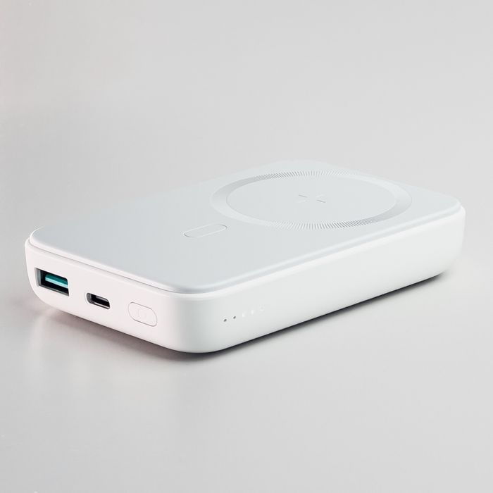 Szybki bezprzewodowy powerbank 10000mAh