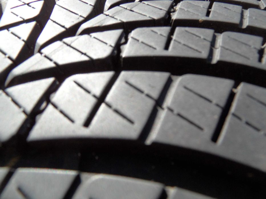 Opona Pojedyncza Całoroczna 225/45 R17  Goodyear