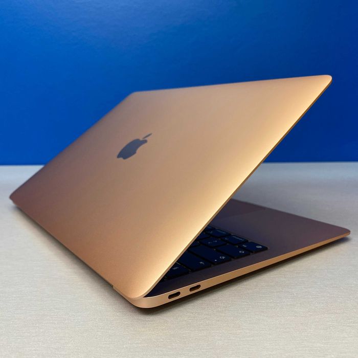 Apple MacBook Air 13" (2020) - M1 8-Cores/8GB/256GB SSD