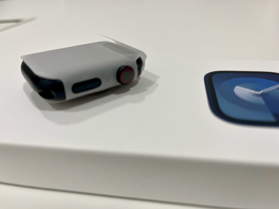 Apple Watch Series 9 (Cellular) Aluminum 45MM