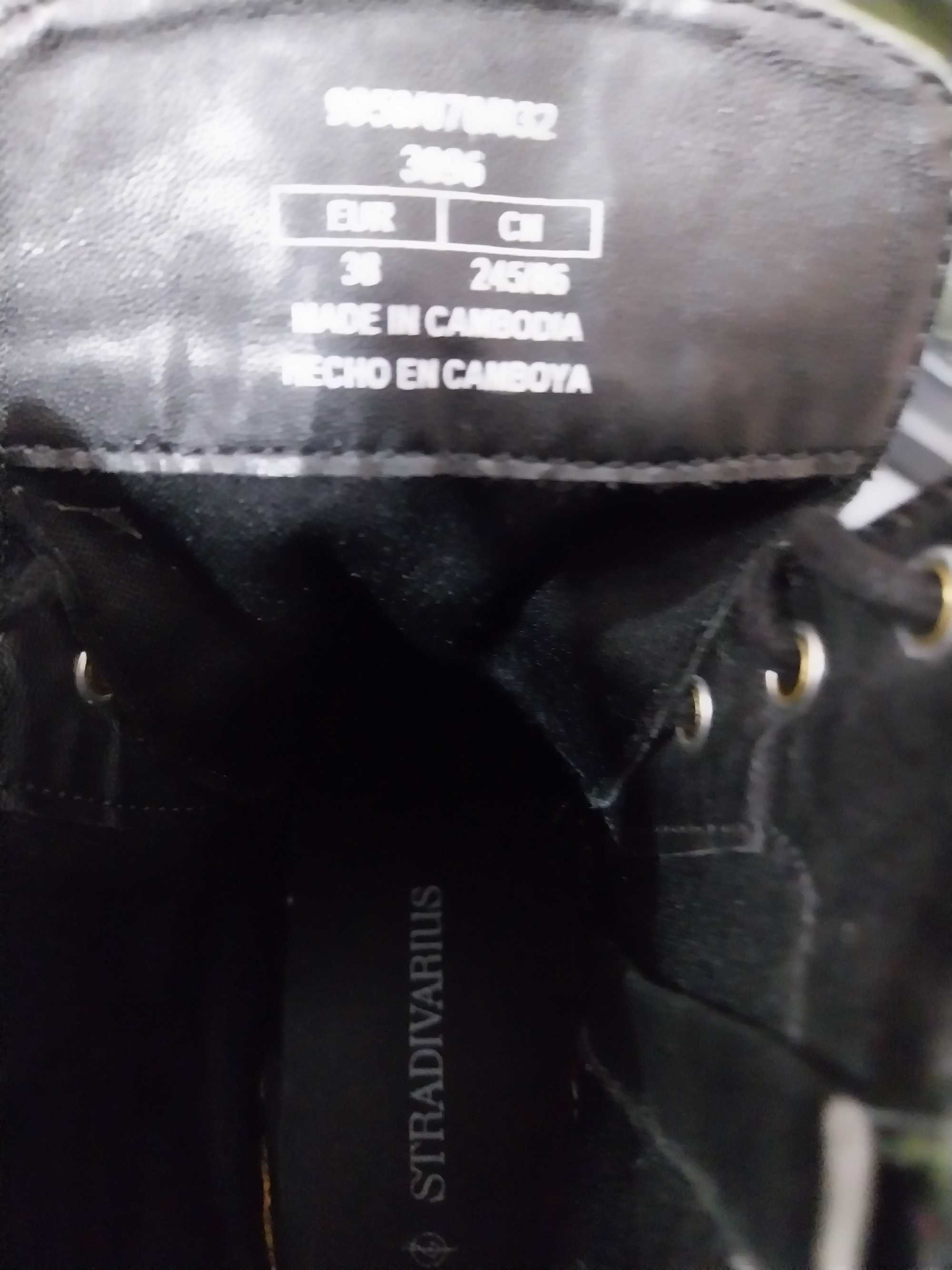 Bota stradivarius NOVAS SEM ETIQUETA