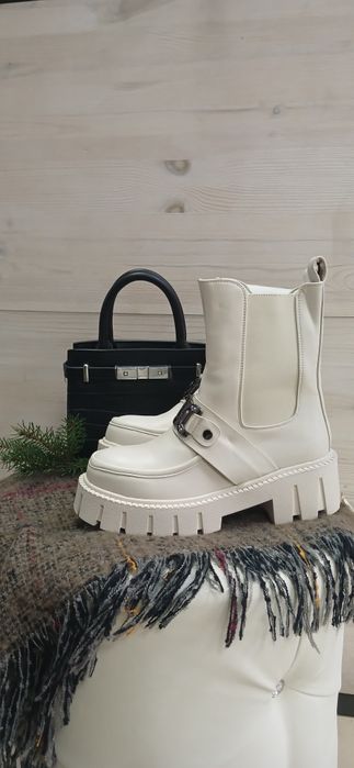 Челсі білі жіночі