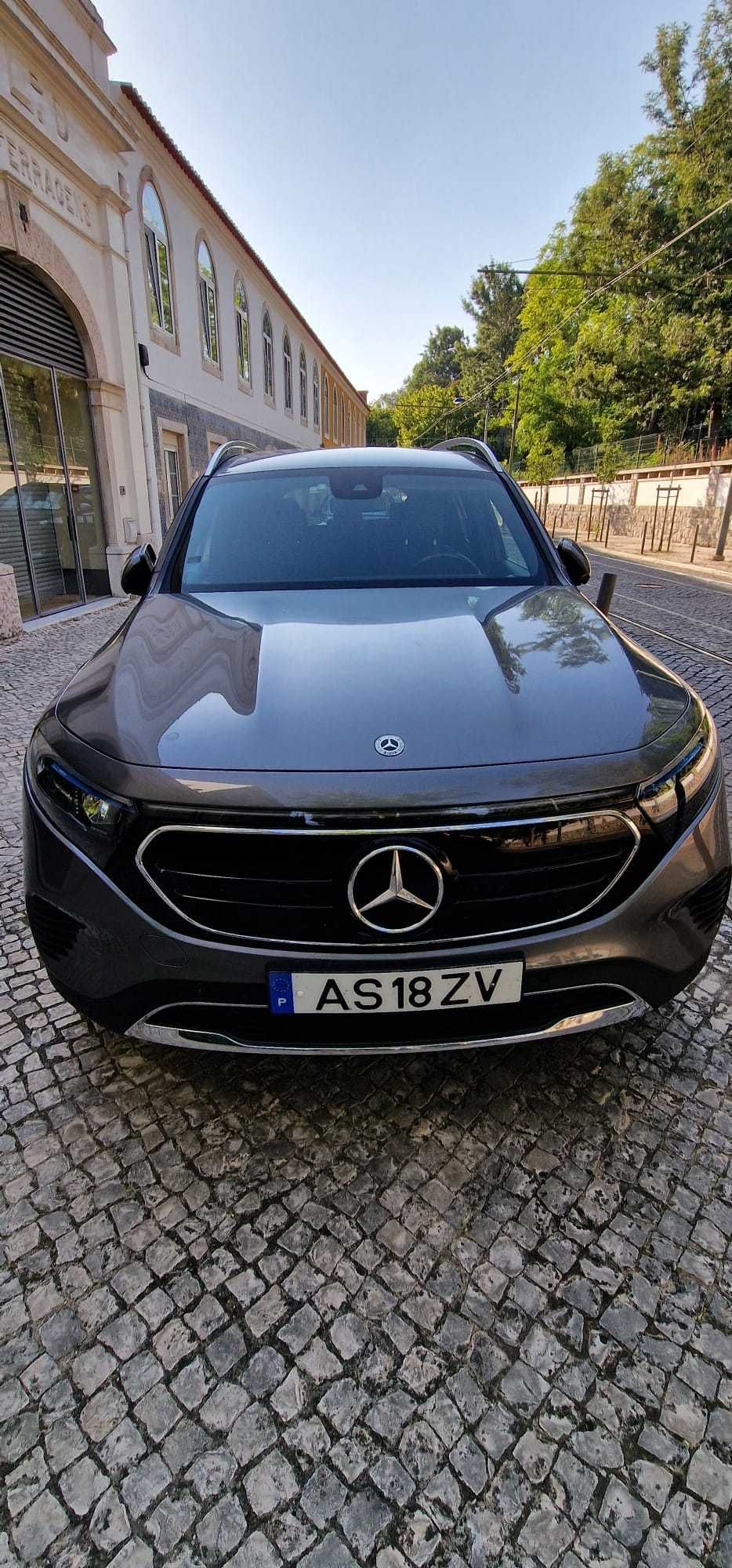Mercedes Benz EQB 250