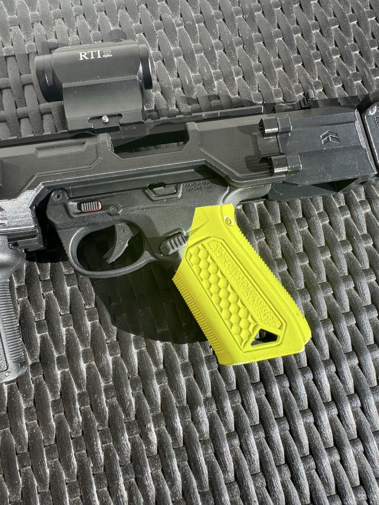 AAP-01 com kit SMG e Drum Mag Airsoft