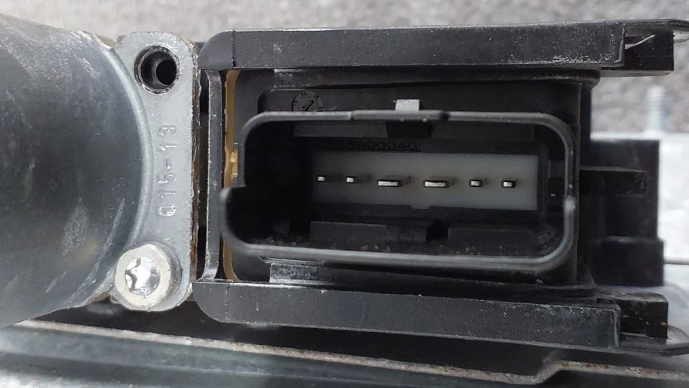 Elevador vidros frente esquerdo PEUGEOT 208