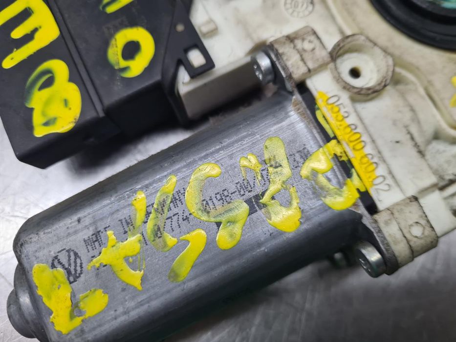 Motor vidro trás esquerdo VOLKSWAGEN Passat (3C2)