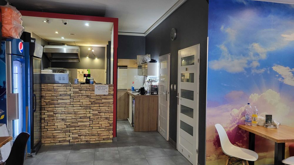 ODSTĘPIE pizzerię / 3 w pełni wyposażone lokale gastronomiczne