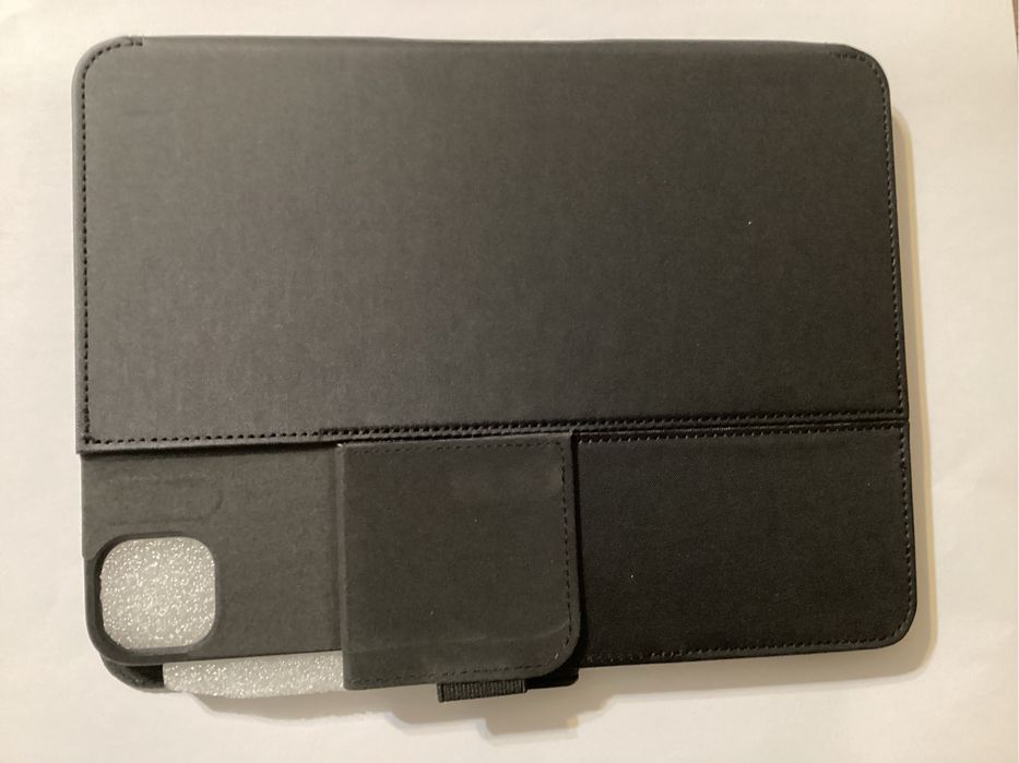 Etui Ipad 11’ Ipad Pro 11’ Speck nowe opis na zdjeciach.