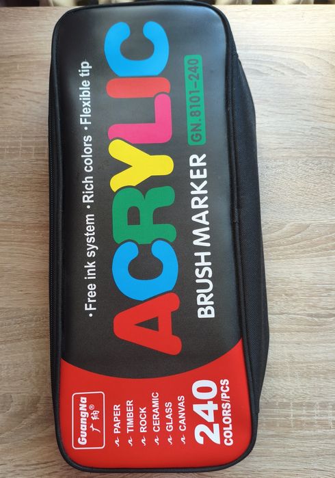 Piórnik GuangNa na 240 szt.