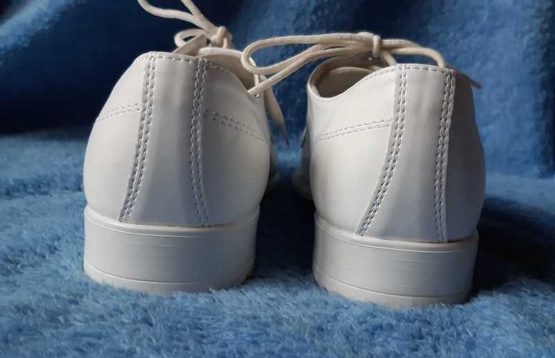 Białe buty komunijne dla chłopca MIKO rozm. 34