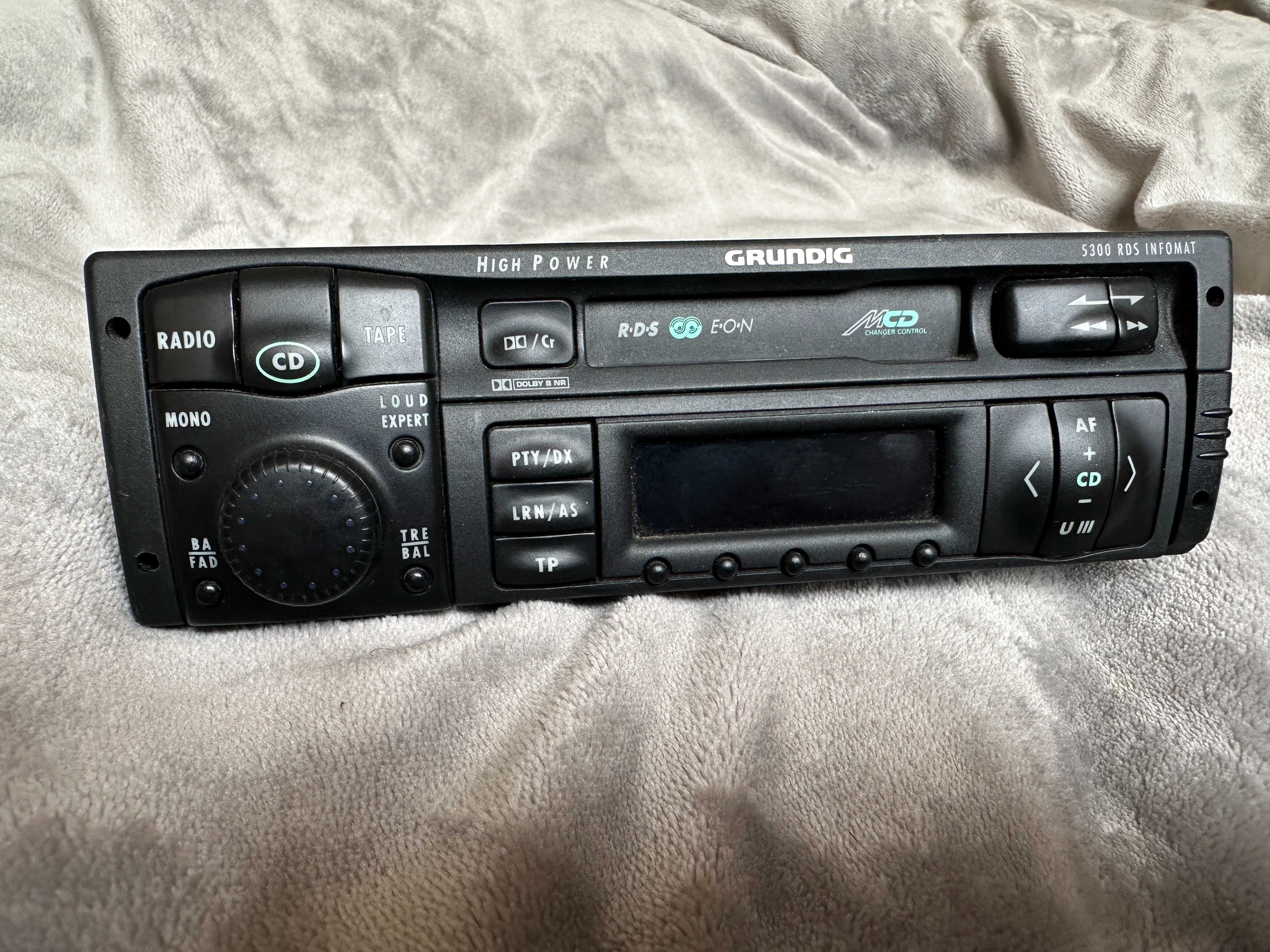 Автомобільна магнітола GRUNDIG 5300 rds infomat