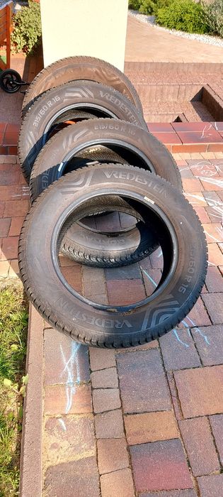 Opony 215/60/r16 wielosezonowe 4szt jak nowe 23.r