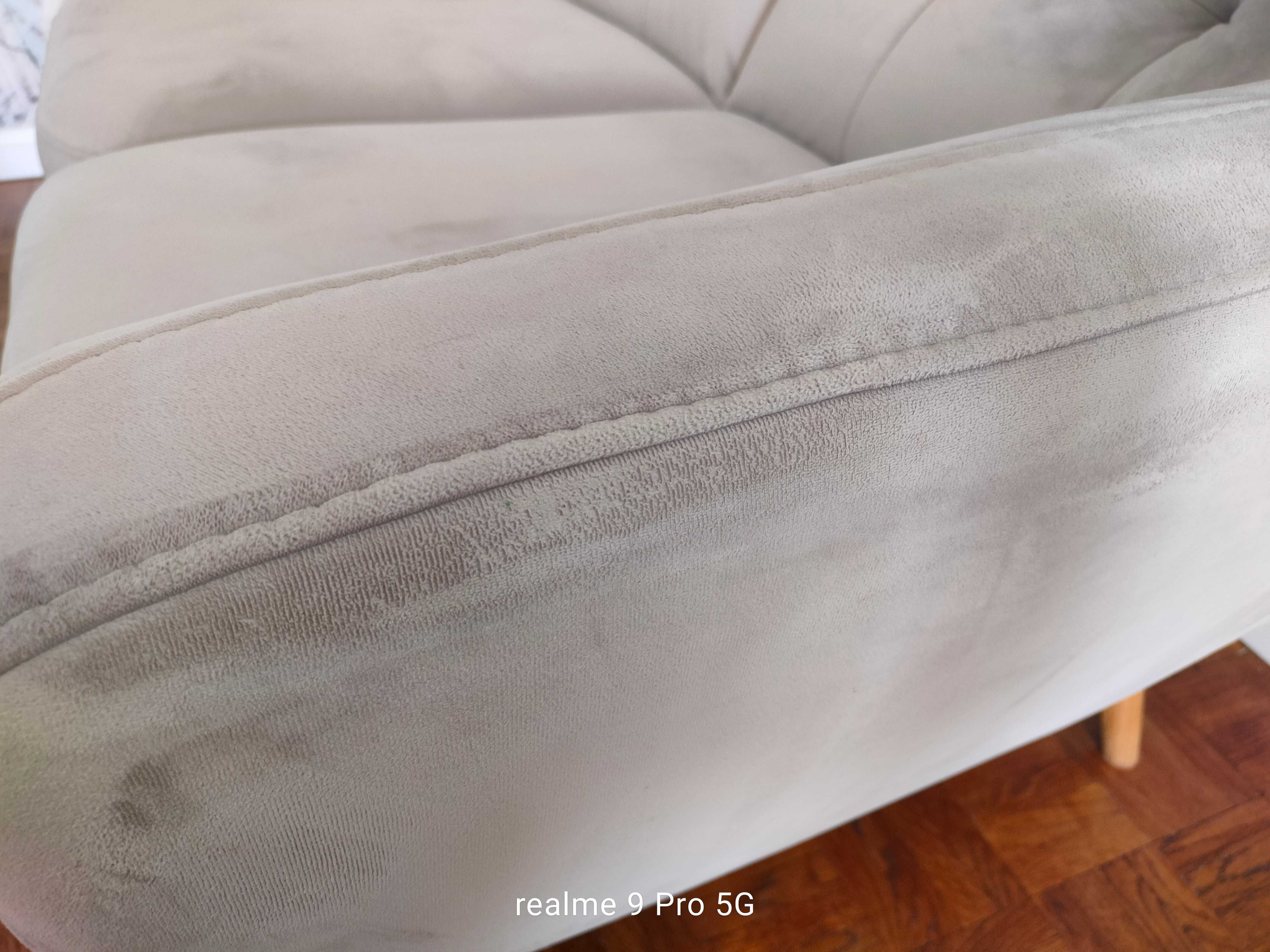 Kanapa, sofa plus dwie duże pufy