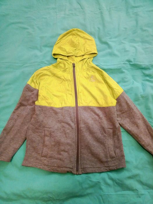 Спортивная одежда детская б－у в хорошем состоянии