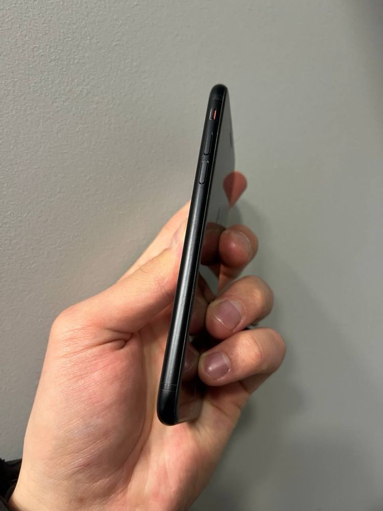 iPhone SE 2 64Gb Black