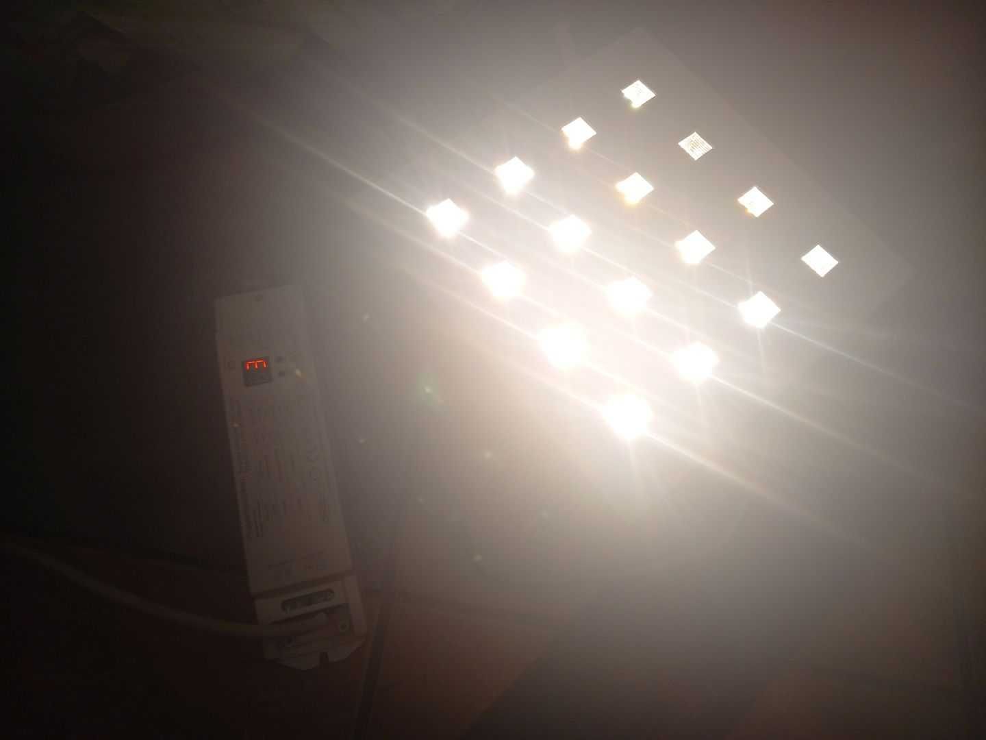 Panel oświetleniowy LED - 16 diod - natynkowy - z zasilaczem