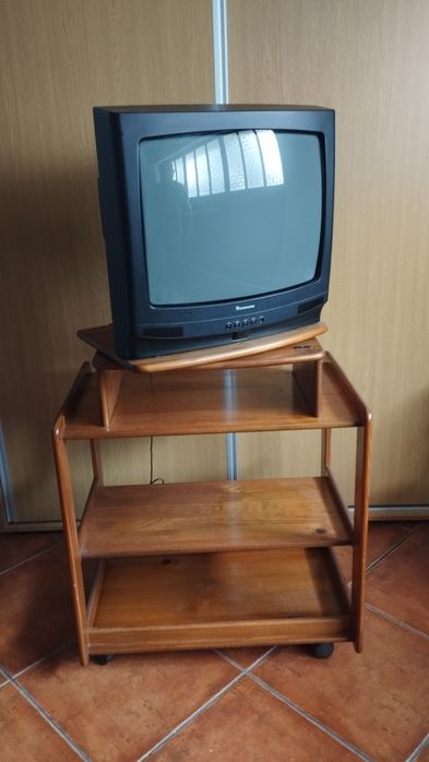 Móvel rotativo + TV