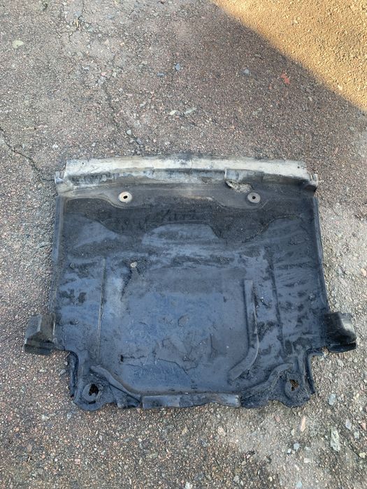 Продам защиту двигателя мерседес 124