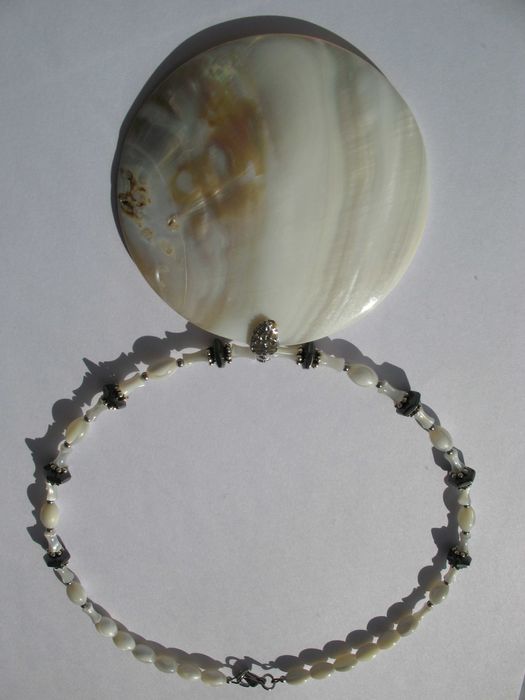 ПЕРЛАМУТР океанический натуральный авторское колье ручной работы ШАМАН